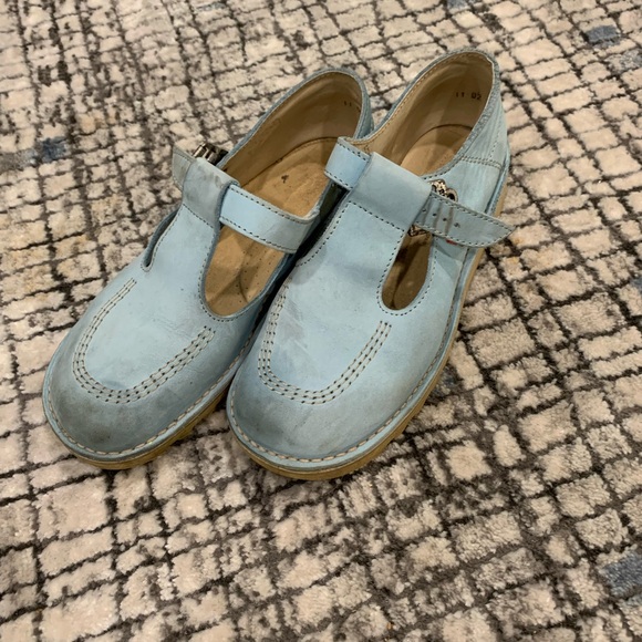 Kickers - Picture 4 of 5